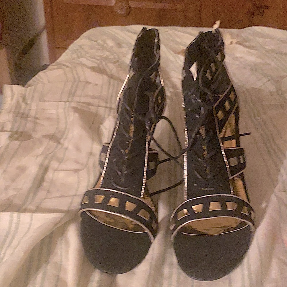 Black dress shoes